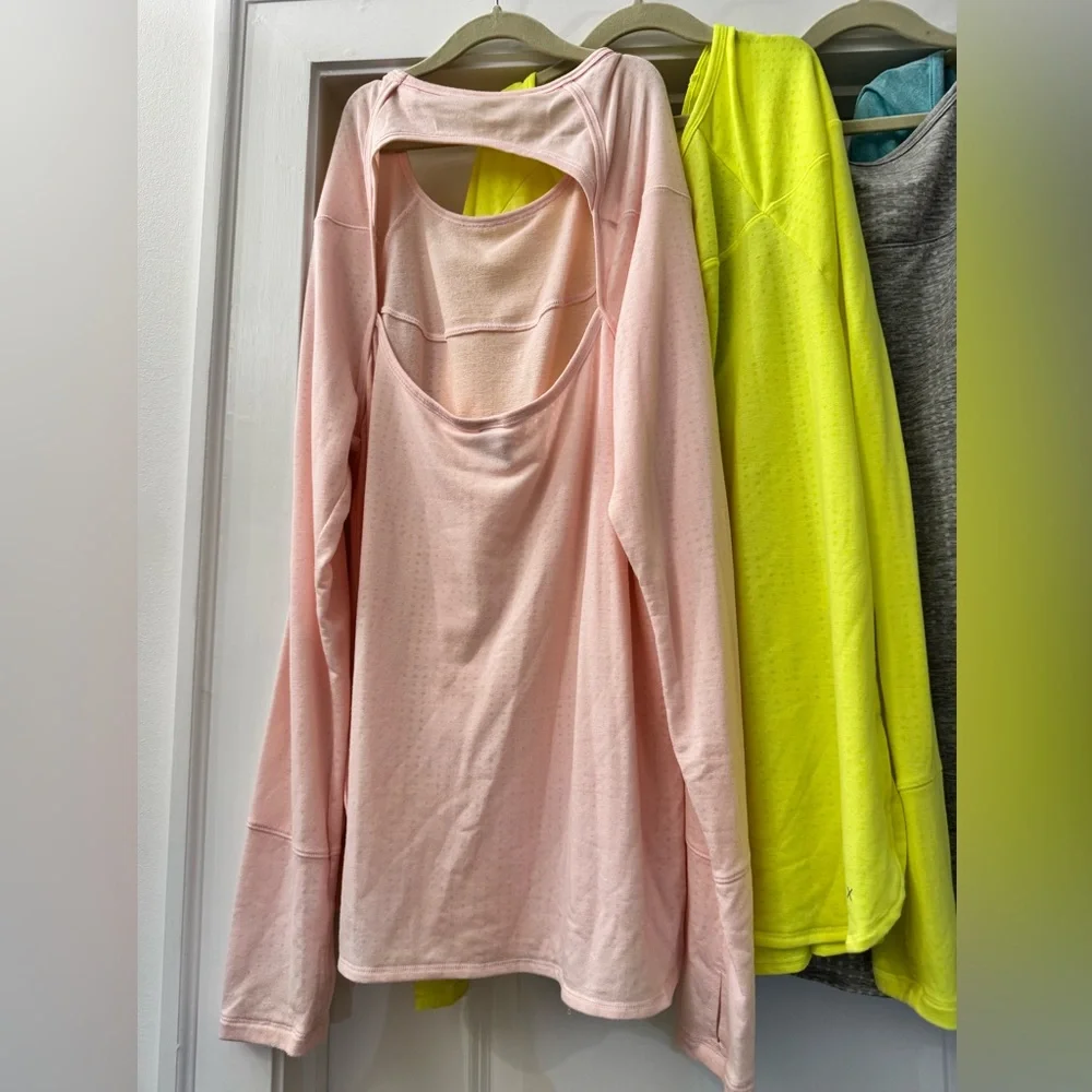 Lot 4 Victorias Secret Sport Workout/Casual Shirts - Picture 4 of 4